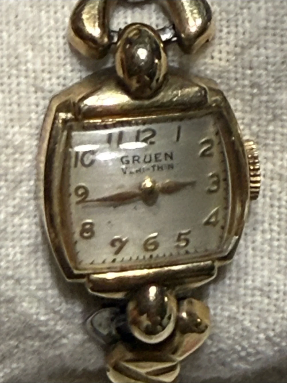 Vintage 40s/50s Gold-Tone Gruen 10k GF Women's Bracelet Watch - Gold